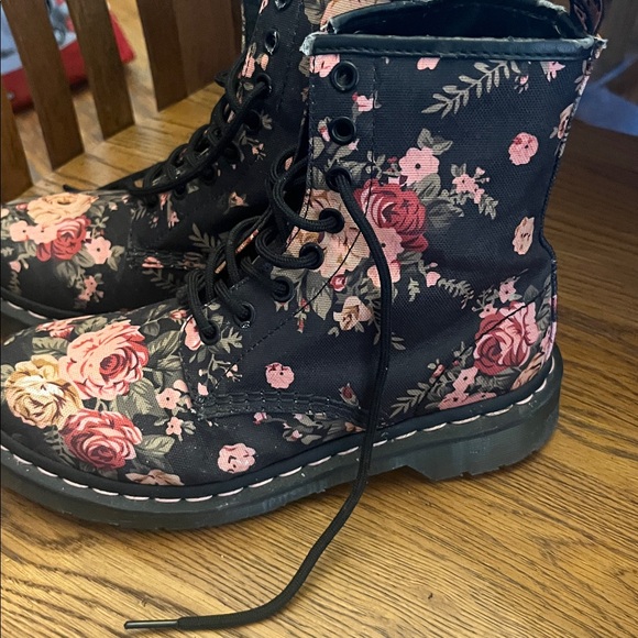Dr. Martens 11821 Floral Canvas Boots - Picture 2 of 5